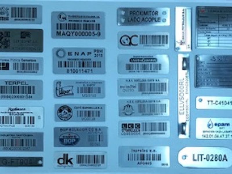 Placas metalicas para activos fijos industriales